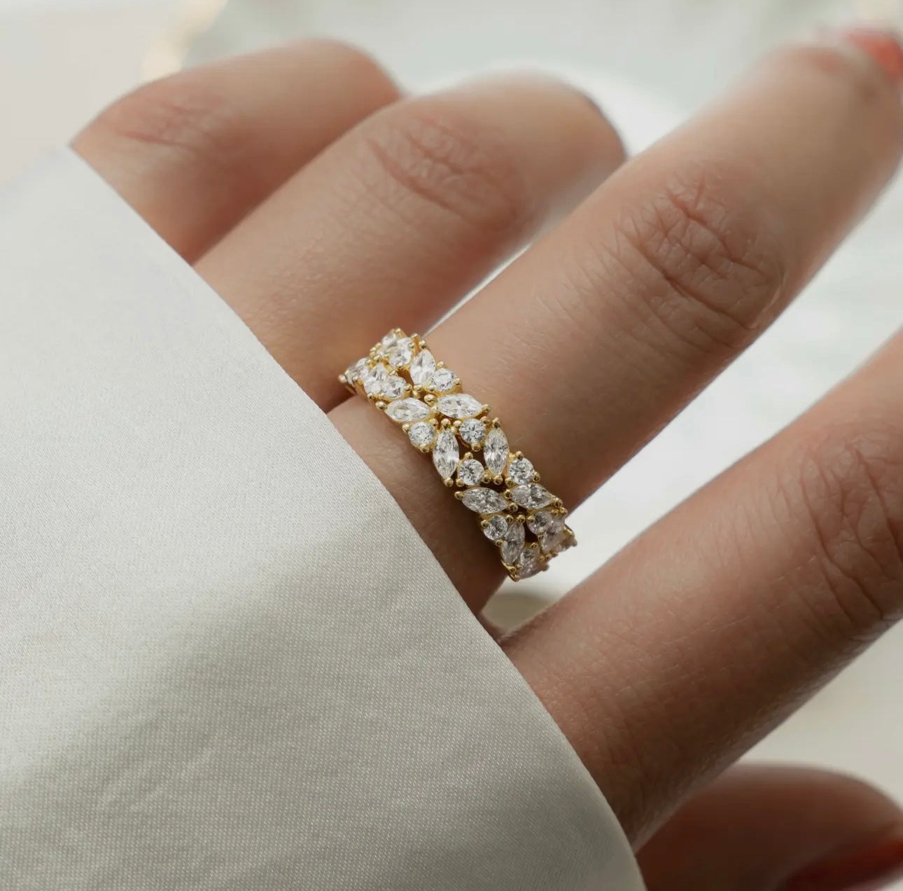 Double cluster ring