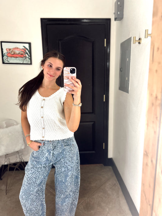 relaxed-leopard-denim-pants-roko-boutique-paris-texas