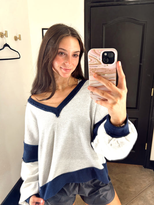Contrast V-neck Sweatshirt