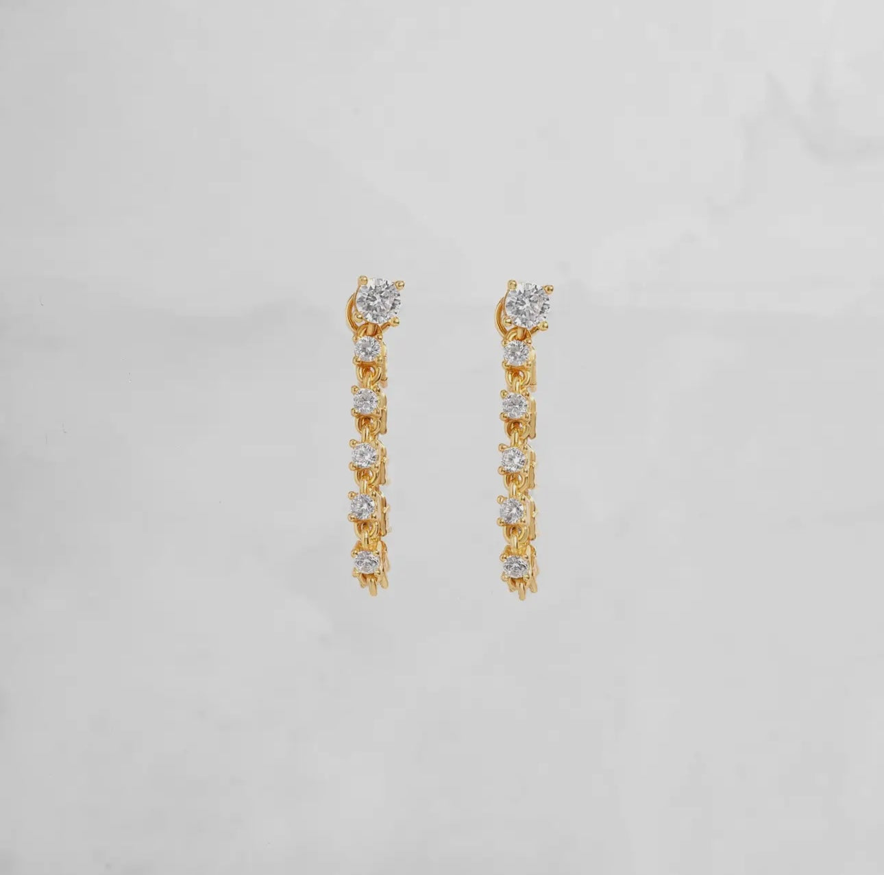 Tennis chain link studs